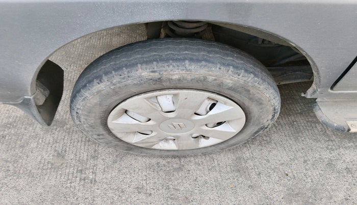 2021 Maruti Eeco 5 STR AC CNG, Petrol, Manual, 85,385 km, tyre