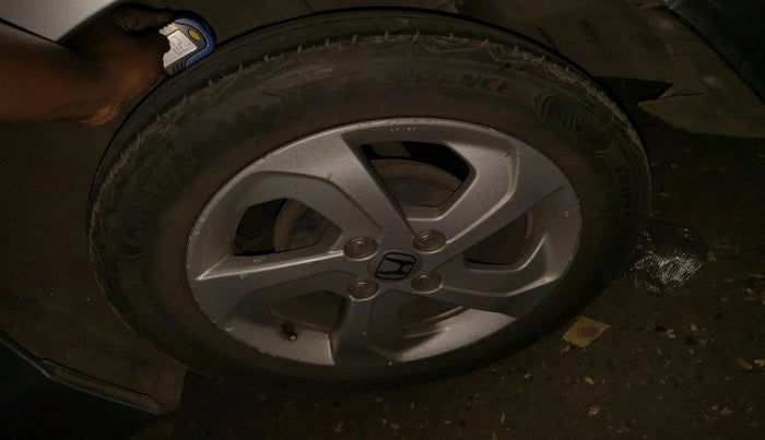 2016 Honda City 1.5L I-VTEC V MT, Petrol, Manual, 1,24,005 km, tyre