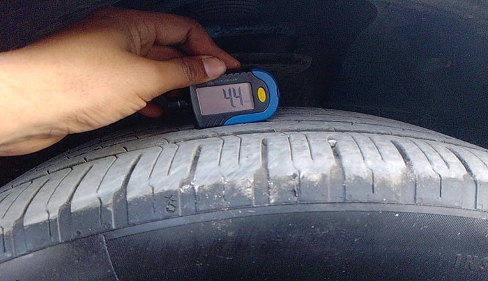 2018 Mahindra XUV500 W5, Diesel, Manual, 1,06,276 km, tyre