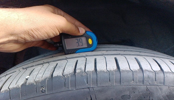 2018 Mahindra XUV500 W5, Diesel, Manual, 1,06,276 km, tyre