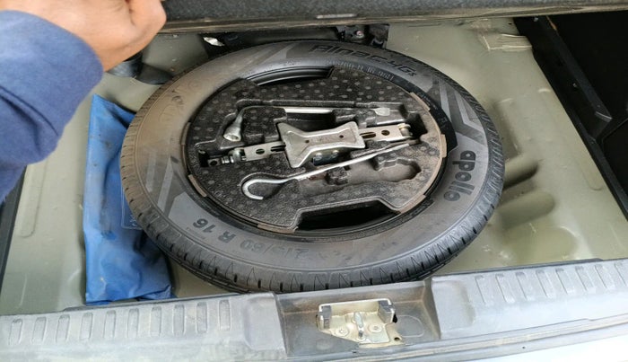 2018 Maruti Vitara Brezza ZDI PLUS AMT, Diesel, Automatic, 90,500 km, tyre