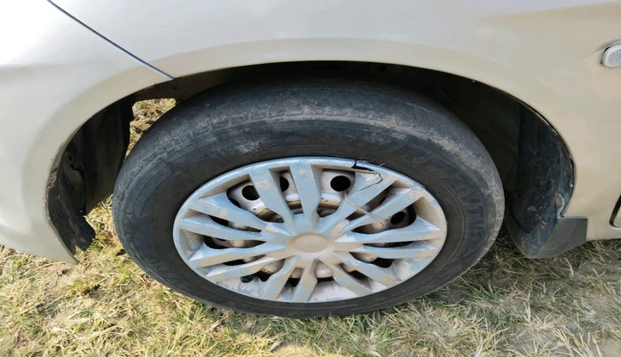 2013 Honda Amaze 1.2L I-VTEC E, Petrol, Manual, 88,736 km, tyre