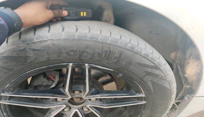 2019 Mahindra MARAZZO M2 8 STR, Diesel, Manual, 1,76,639 km, tyre