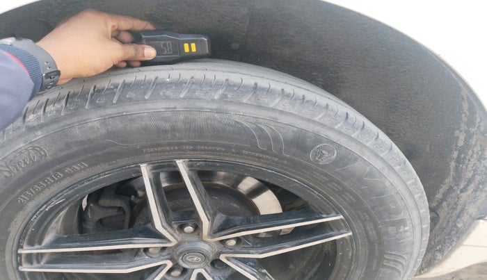 2019 Mahindra MARAZZO M2 8 STR, Diesel, Manual, 1,76,639 km, tyre