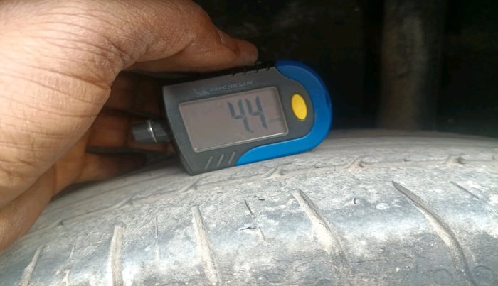 2019 Ford Ecosport TREND 1.5L DIESEL, Diesel, Manual, 1,29,697 km, tyre