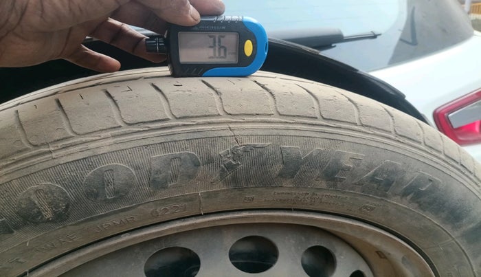 2019 Ford Ecosport TREND 1.5L DIESEL, Diesel, Manual, 1,29,697 km, tyre