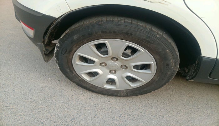 2019 Ford Ecosport TREND 1.5L DIESEL, Diesel, Manual, 1,29,697 km, tyre