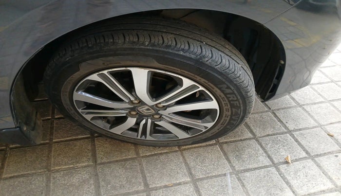 2022 Honda Amaze 1.2L I-VTEC VX CVT, Petrol, Automatic, 22,089 km, tyre