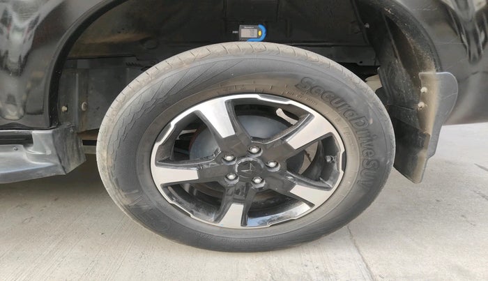 2025 Mahindra SCORPIO CLASSIC S11 7STR, Diesel, Manual, 16,227 km, tyre