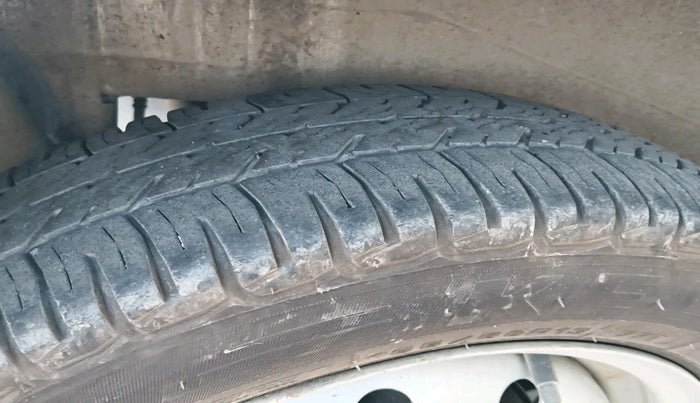 2010 Maruti Wagon R 1.0 LXI CNG, Petrol, Manual, 1,99,080 km, tyre