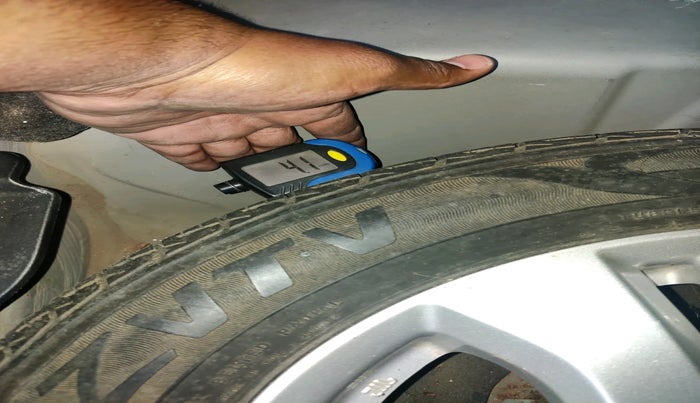 2013 Maruti Swift Dzire ZXI, Petrol, Manual, 95,043 km, tyre