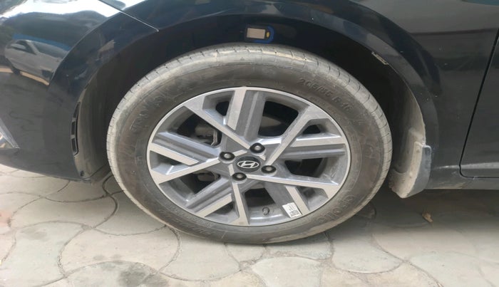 2024 Hyundai Verna SX (O) 1.5 MPI MT, Petrol, Manual, 41,242 km, tyre