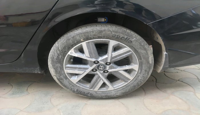 2024 Hyundai Verna SX (O) 1.5 MPI MT, Petrol, Manual, 41,242 km, tyre