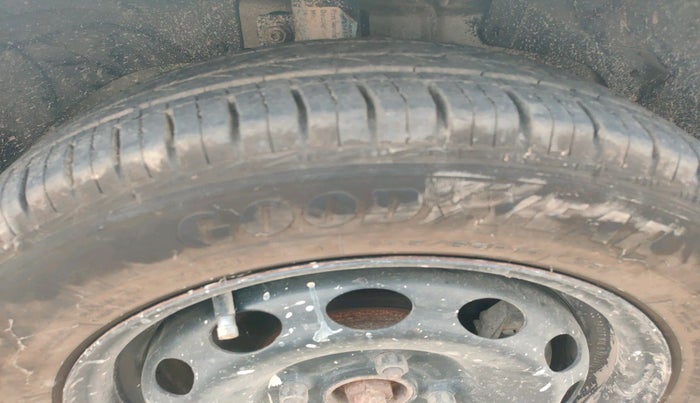 2010 Ford Figo EXI 1.4 DIESEL, Diesel, Manual, 1,50,064 km, tyre