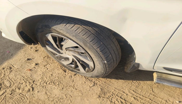 2020 Maruti Ertiga VXI SHVS, Petrol, Manual, 46,483 km, tyre