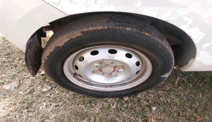 2014 Tata Indica Vista LX TDI, Diesel, Manual, 2,44,541 km, tyre