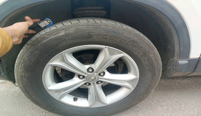 2019 Tata Harrier XT 2.0L KRYOTEC, Diesel, Manual, 50,335 km, tyre