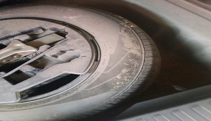 2016 Maruti Vitara Brezza ZDI PLUS, Diesel, Manual, 1,82,418 km, tyre