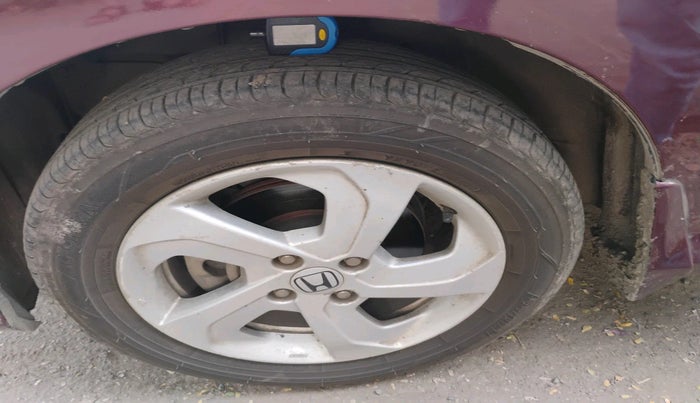 2014 Honda City 1.5L I-VTEC VX, Petrol, Manual, 1,98,660 km, tyre