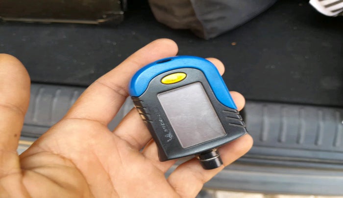 2024 KIA CARENS PREMIUM 1.5 PETROL 7 STR, Petrol, Manual, 22,137 km, tyre