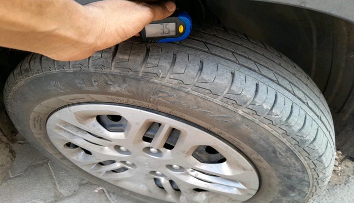 2024 KIA CARENS PREMIUM 1.5 PETROL 7 STR, Petrol, Manual, 22,137 km, tyre