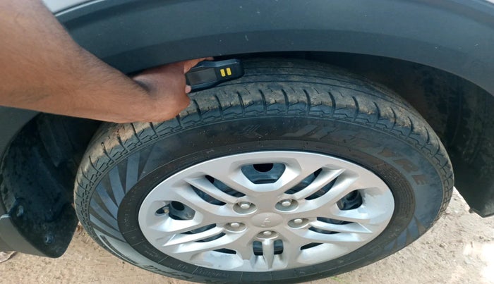 2022 KIA CARENS PRESTIGE 1.5 PETROL 7 STR, Petrol, Manual, 30,881 km, tyre