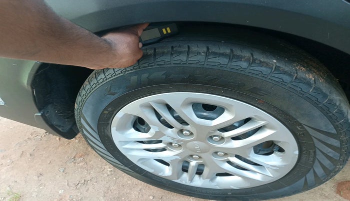 2022 KIA CARENS PRESTIGE 1.5 PETROL 7 STR, Petrol, Manual, 30,881 km, tyre