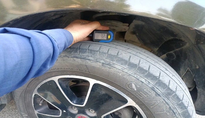 2018 Renault Duster 85 PS RXS MT DIESEL, Diesel, Manual, 1,49,693 km, tyre