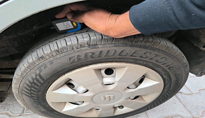 2013 Maruti Wagon R 1.0 LXI, Petrol, Manual, 45,822 km, tyre