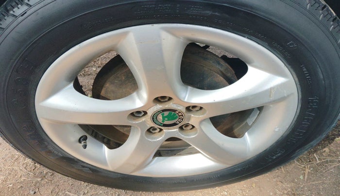 2012 Skoda Rapid ELEGANCE 1.6 TDI CR MT, Diesel, Manual, 1,12,345 km, tyre