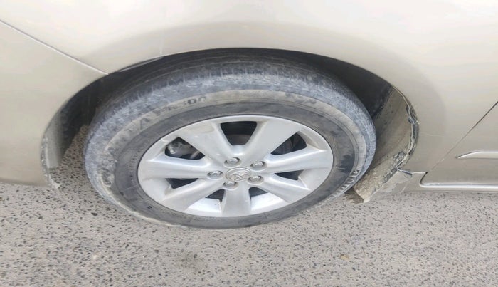 2013 Toyota Corolla Altis J DIESEL, Diesel, Manual, 1,26,081 km, tyre