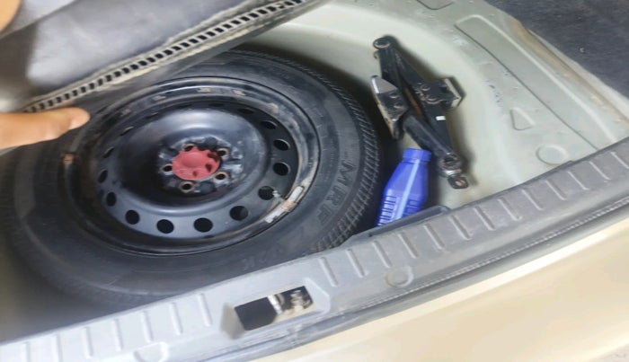 2013 Toyota Corolla Altis J DIESEL, Diesel, Manual, 1,26,081 km, tyre