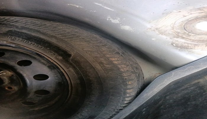 2015 Maruti Swift VXI, Petrol, Manual, 1,27,200 km, tyre