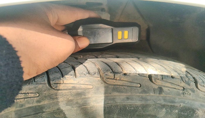 2021 Hyundai AURA S 1.2 CNG, Petrol, Manual, 89,298 km, tyre