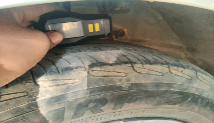 2021 Hyundai AURA S 1.2 CNG, Petrol, Manual, 89,298 km, tyre