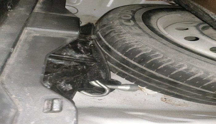 2017 Maruti Dzire LXI, Petrol, Manual, 47,999 km, tyre