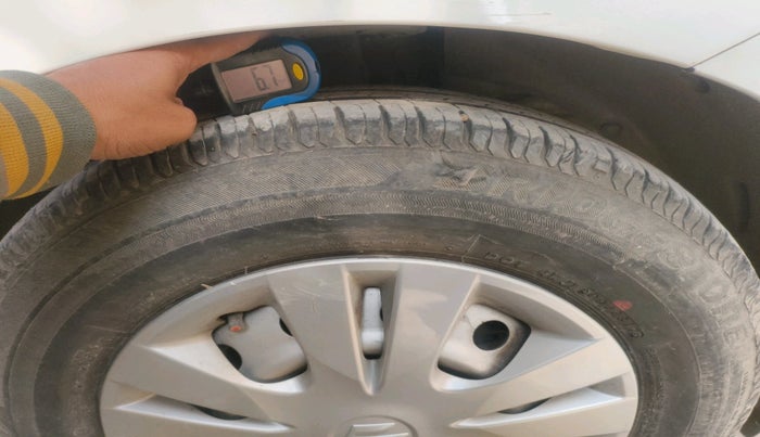 2017 Maruti Dzire LXI, Petrol, Manual, 47,999 km, tyre