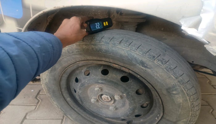 2012 Maruti Wagon R 1.0 LXI CNG, Petrol, Manual, 86,039 km, tyre