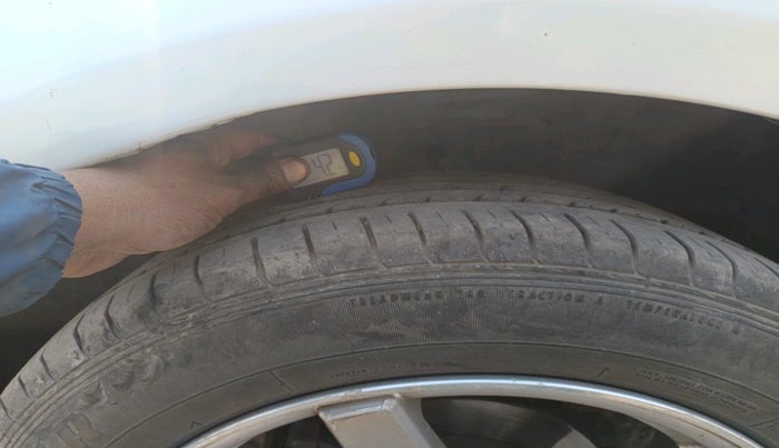 2015 Maruti Swift VXI, Petrol, Manual, 65,813 km, tyre