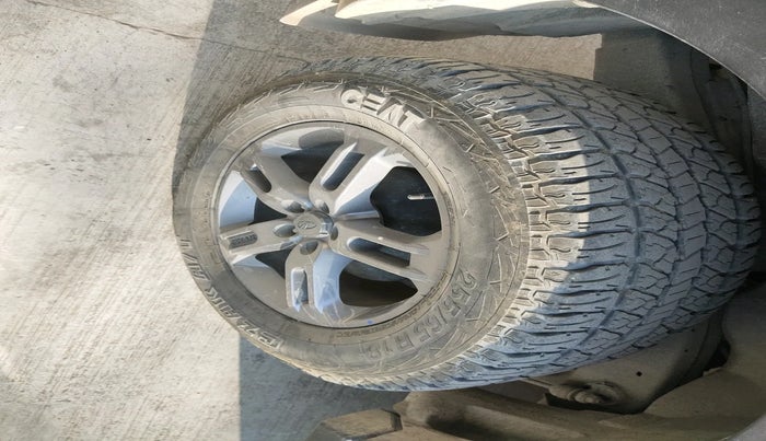 2022 Mahindra Thar LX HT PETROL 4WD MT, Petrol, Manual, 28,247 km, tyre