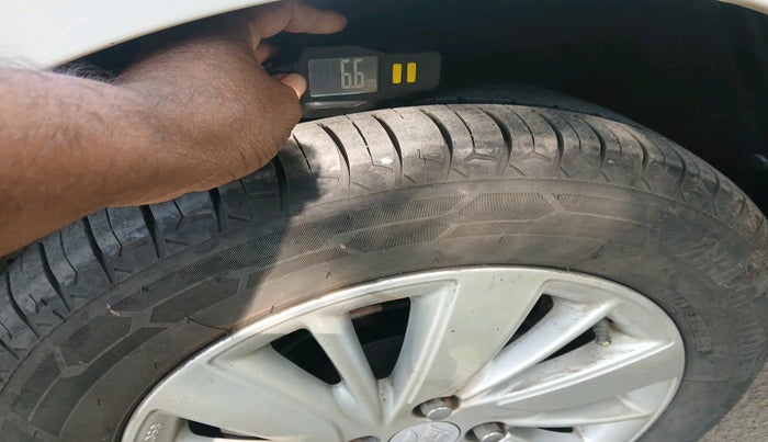 2016 Maruti Swift VXI, Petrol, Manual, 55,529 km, tyre