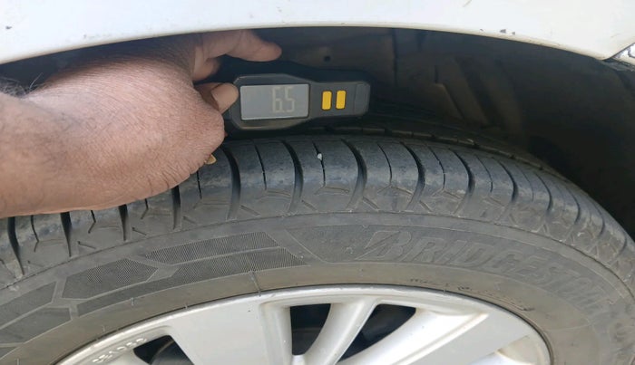 2016 Maruti Swift VXI, Petrol, Manual, 55,529 km, tyre