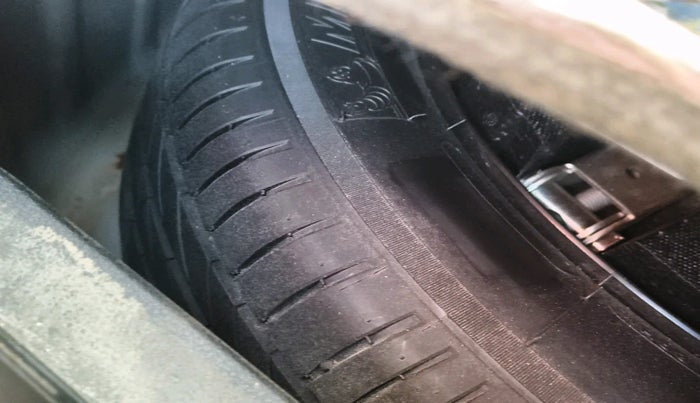 2018 Honda WR-V 1.5L I-DTEC VX MT, Diesel, Manual, 1,19,898 km, tyre