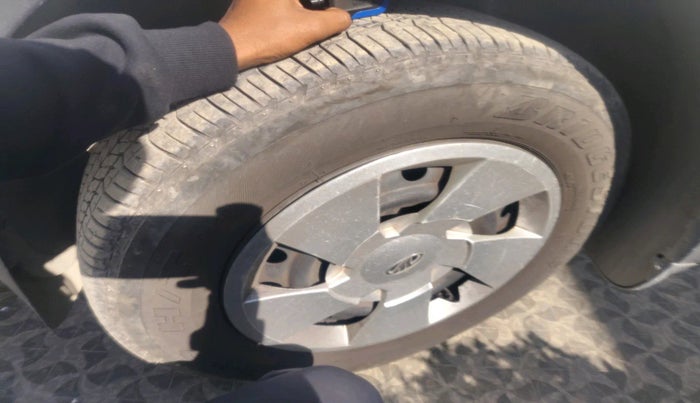 2014 Mahindra XUV500 W6, Diesel, Manual, 51,505 km, tyre