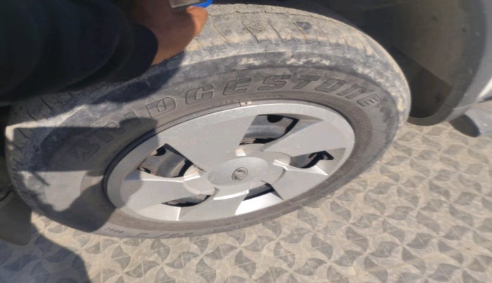 2014 Mahindra XUV500 W6, Diesel, Manual, 51,505 km, tyre