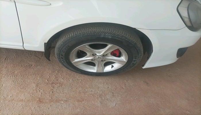 2010 Hyundai Verna TRANSFORM 1.6 VTVT, Petrol, Manual, 62,535 km, tyre