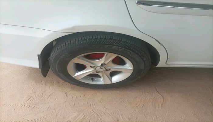 2010 Hyundai Verna TRANSFORM 1.6 VTVT, Petrol, Manual, 62,535 km, tyre