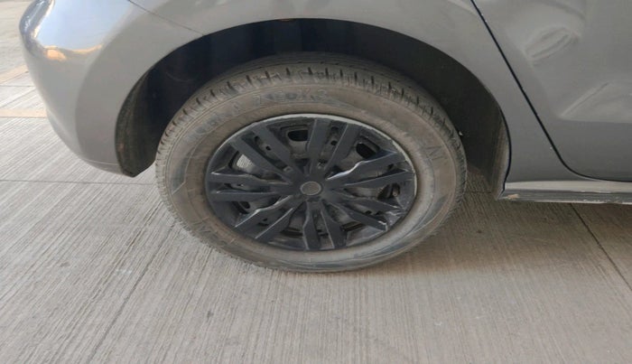 2012 Volkswagen Polo COMFORTLINE 1.2L PETROL, Petrol, Manual, 94,560 km, tyre