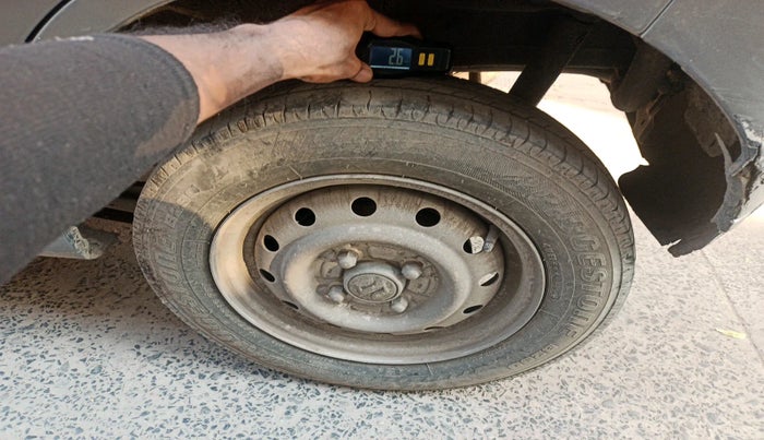 2012 Maruti Wagon R 1.0 LXI, Petrol, Manual, 1,10,923 km, tyre