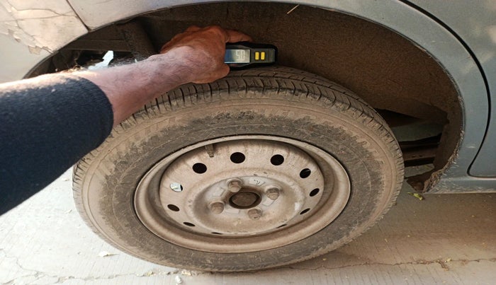 2012 Maruti Wagon R 1.0 LXI, Petrol, Manual, 1,10,923 km, tyre